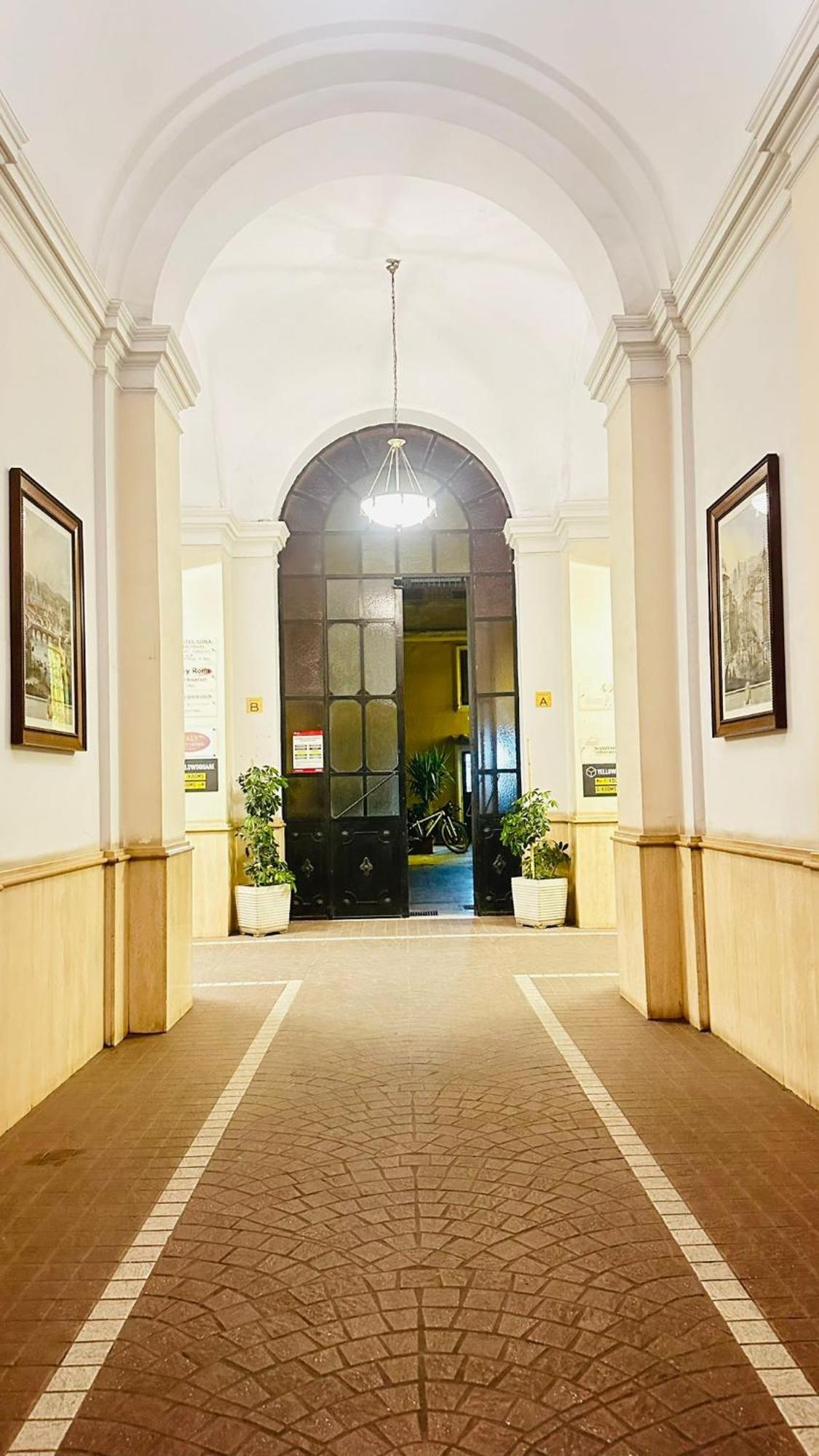 Nahid Accommodation Рим Екстер'єр фото