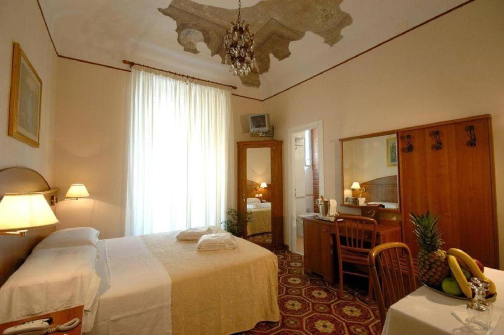 Nahid Accommodation Рим Екстер'єр фото