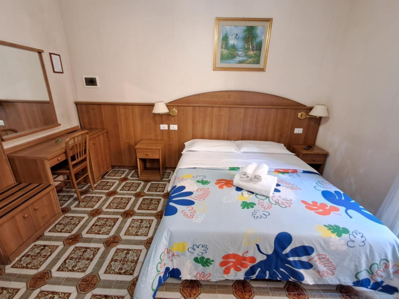 Nahid Accommodation Рим Екстер'єр фото