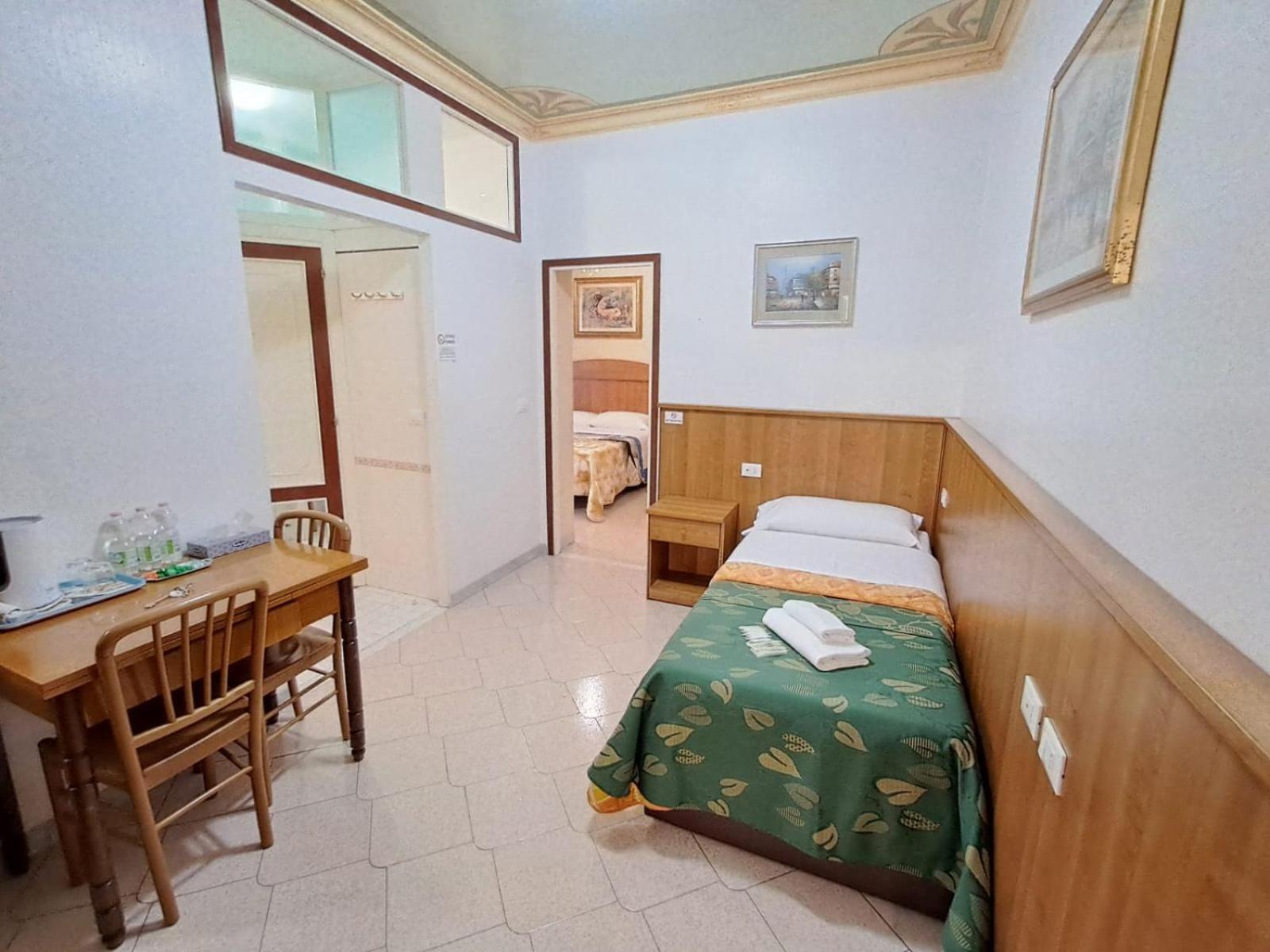 Nahid Accommodation Рим Екстер'єр фото