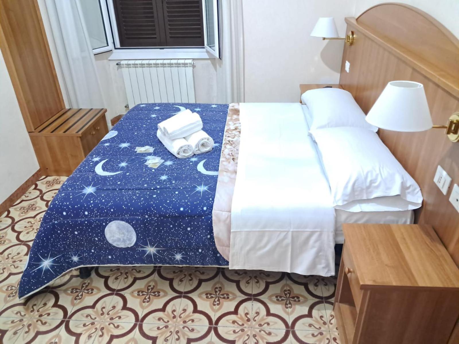Nahid Accommodation Рим Екстер'єр фото
