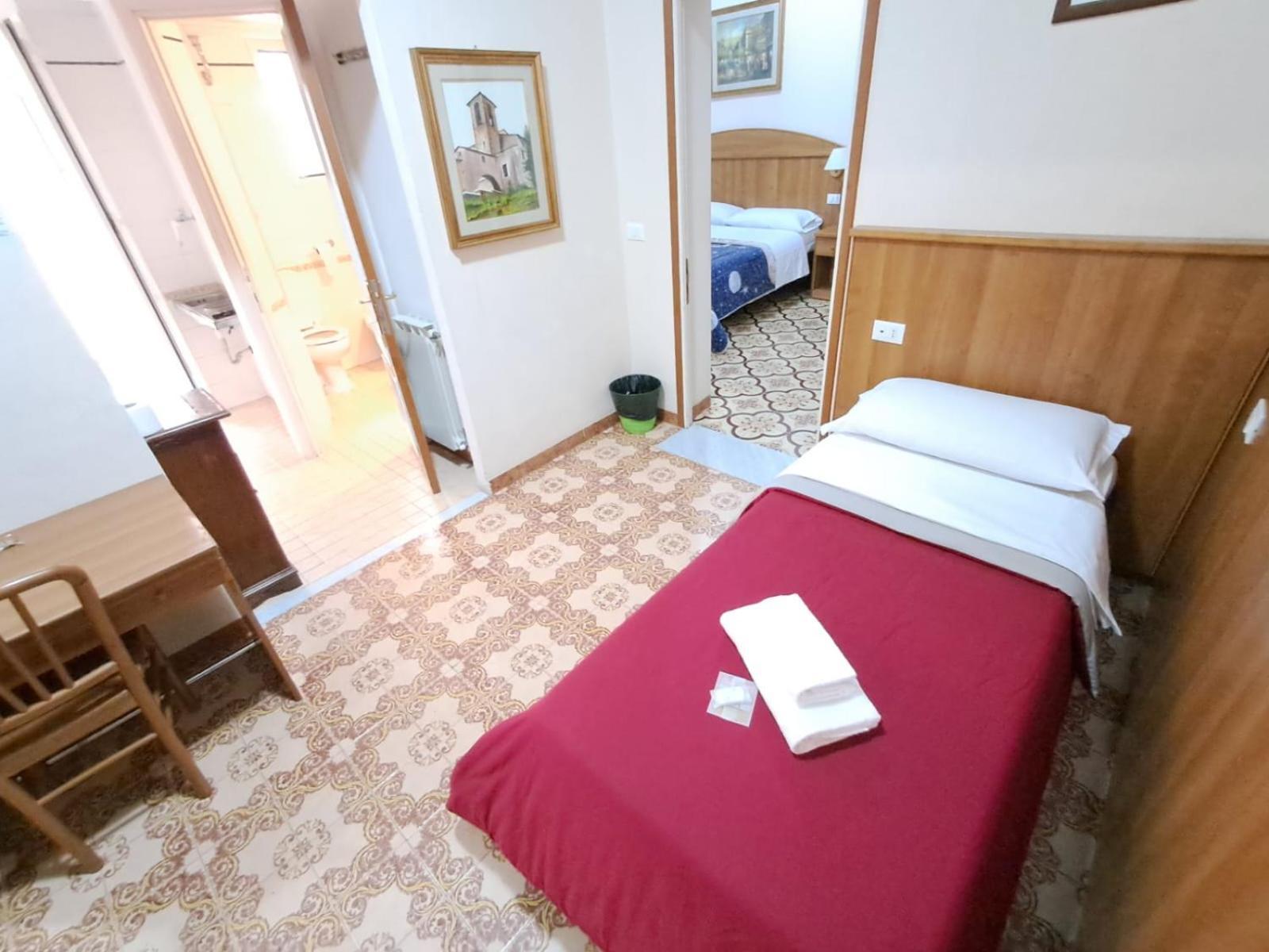 Nahid Accommodation Рим Екстер'єр фото