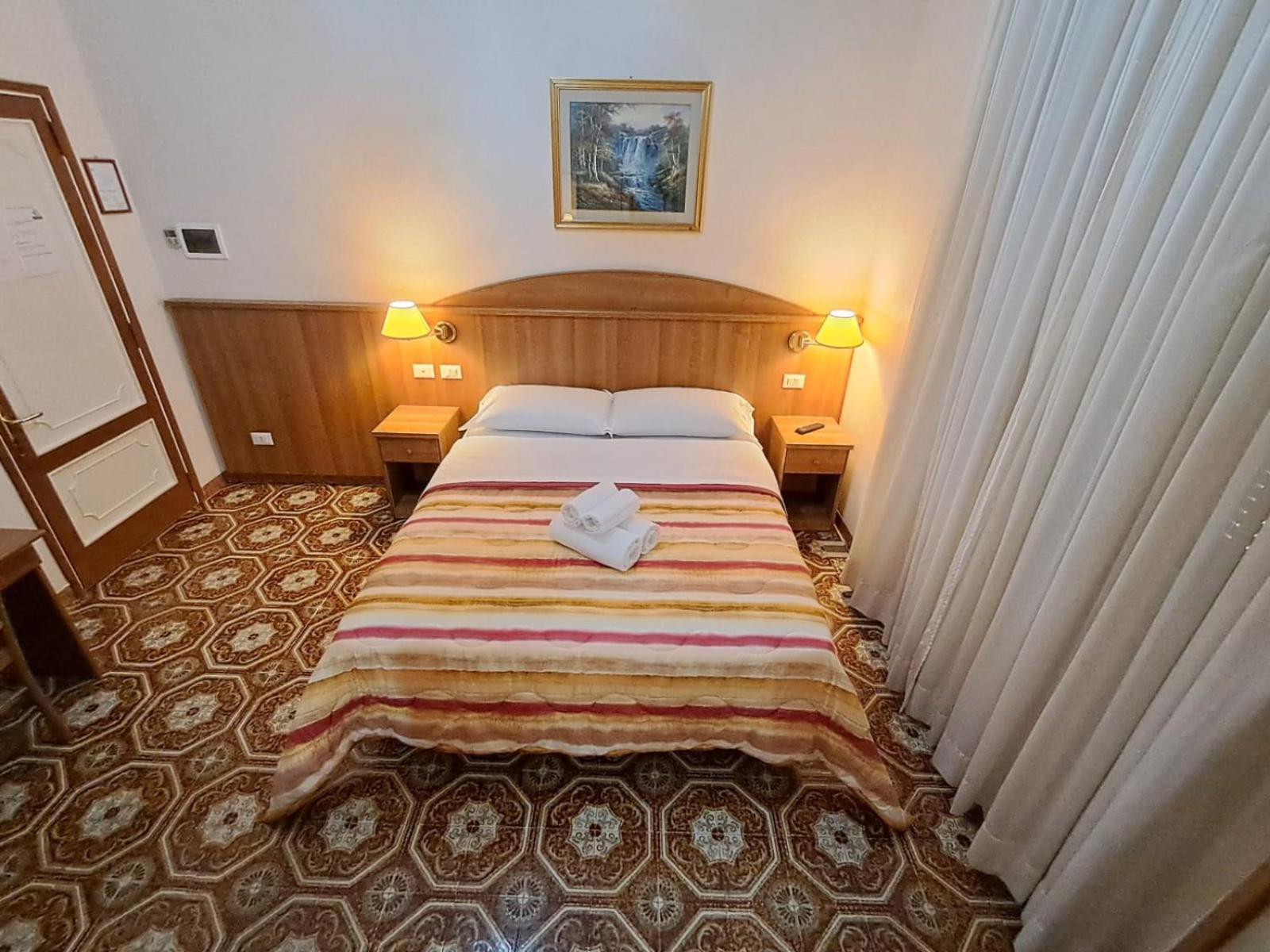 Nahid Accommodation Рим Екстер'єр фото